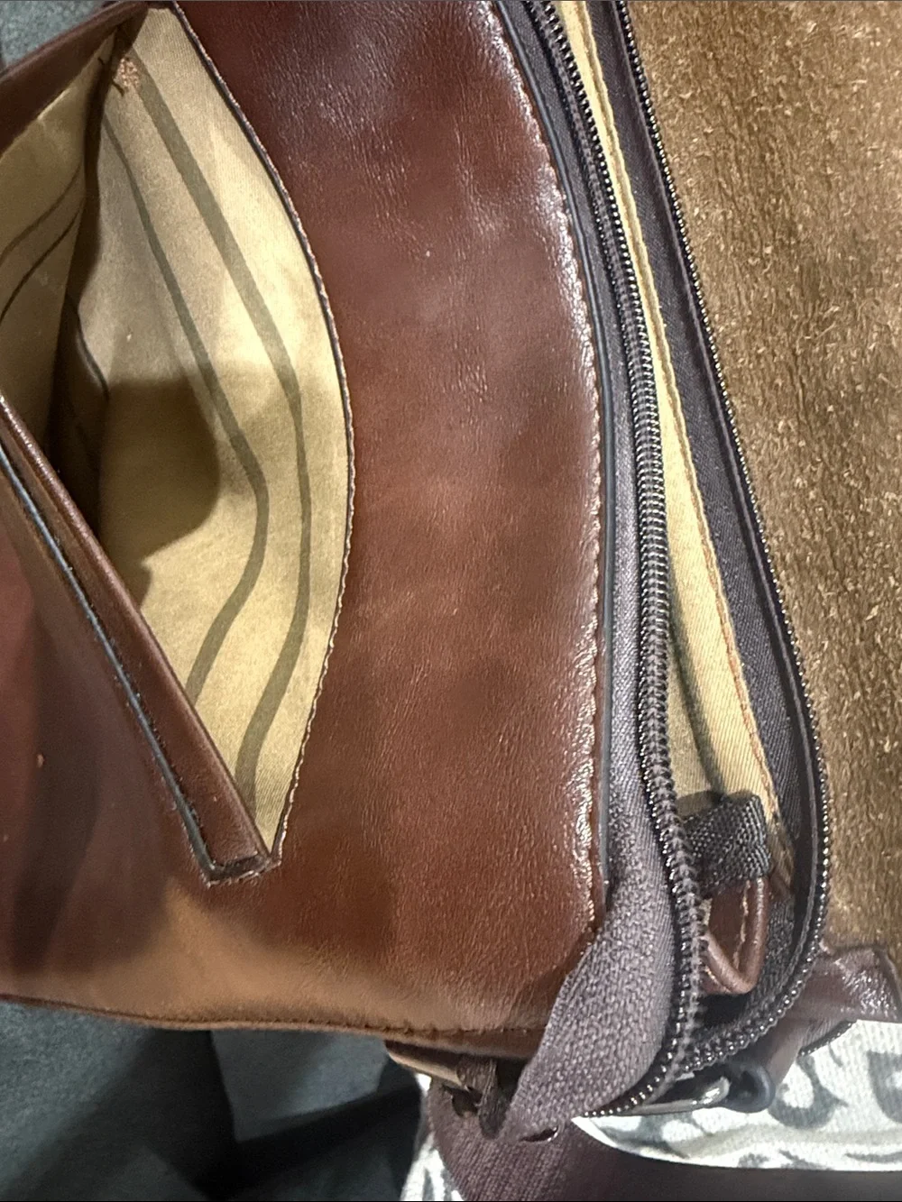 Gucci Brown Leather Messenger Crossbody Bag